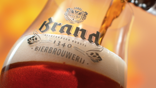 A beer food styling commercial shoot by Sander de Ponti